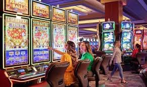 Live Casino dealer streaming baccarat in real time on ph365 vip